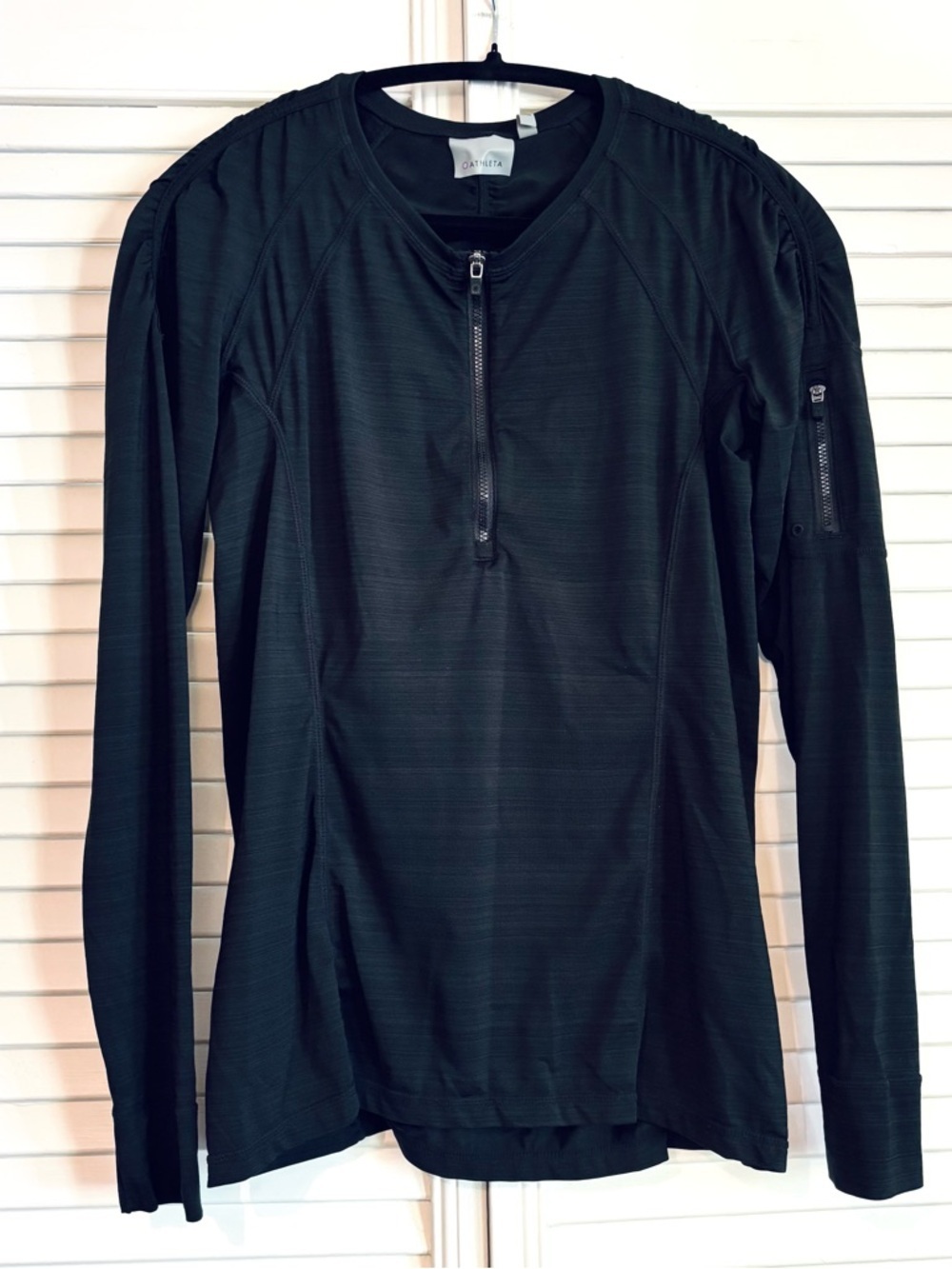 Athleta Half Zip Long Sleeve Black Long Sleeve Shirt Top Athletic Workout Medium